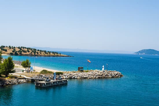 canva port on the sea MAEPjRXq Eg