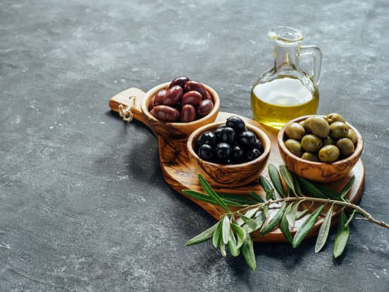canva set of different types olives and olive oil MAEOV r63 U