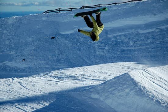 canva snowboarder MAC Yc3TPZA