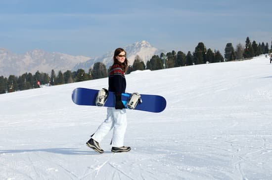 canva snowboarder MAEJF46ttAA