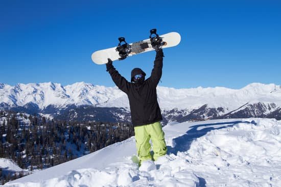 canva snowboarder in dolomites MAAt9ee7GDY