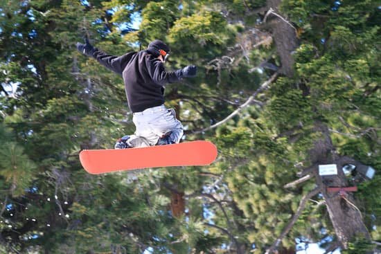 canva snowboarder jumping