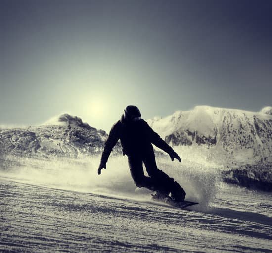 canva snowboarder silhouette MADAIhfsfVU