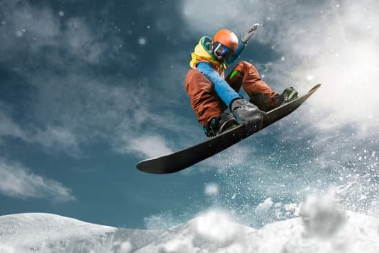 canva snowboarding MAC384iNn M