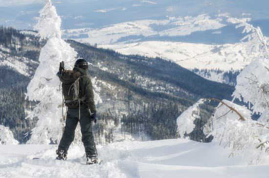 canva snowboarding guy