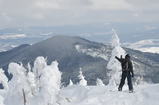 canva snowboarding guy MAC9ka2ICLE