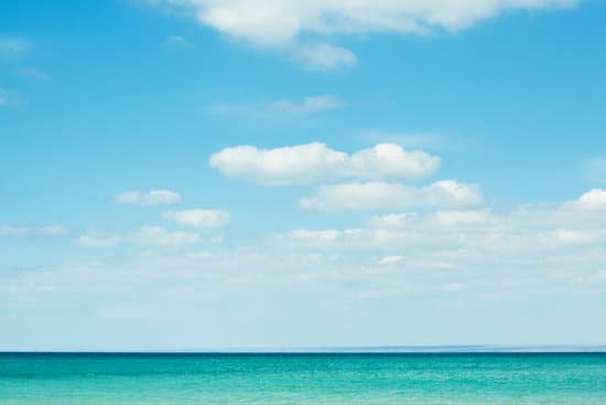canva summer sea and sky background MAEF6b4JXt8