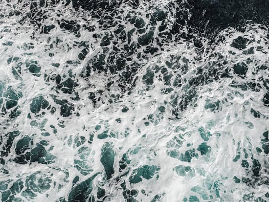 canva waves in the sea MAEPD0NSCDs