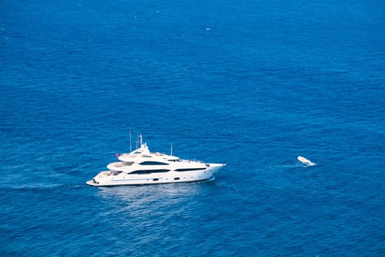 canva yacht at the sea MAD6u9rOEAE