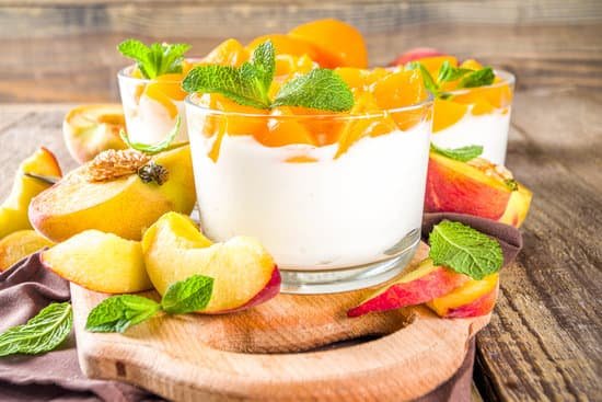 canva yogurt with peaches MAD8OhqdJwY