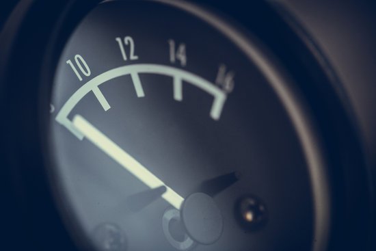 canva analog car volt meter MADFobuM9VU