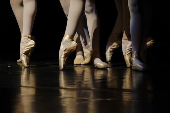 canva ballet dancers feet MADQ5adMYQ8