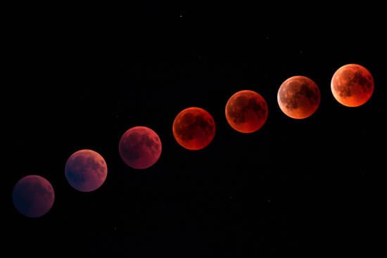 canva blood moon in the night sky MADQ5SLobDk