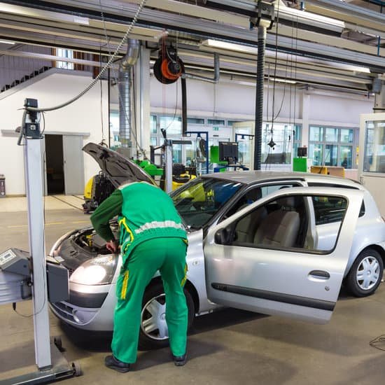 canva car waiting for technical review in garage MABoLtjPdF8