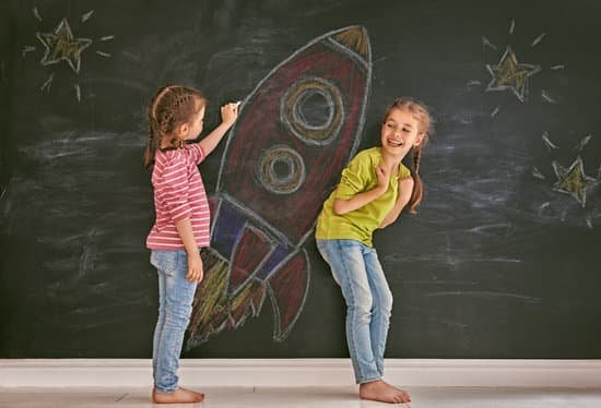 canva children are drawing rocket MADaAtwgElA