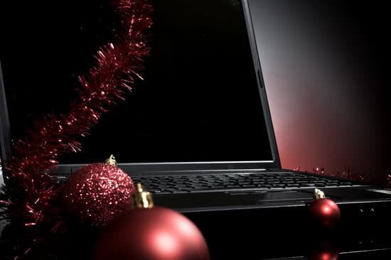 canva christmass laptop MAEE9c95j1w