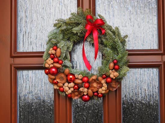 canva christmass wreath MADB0tnDm6I