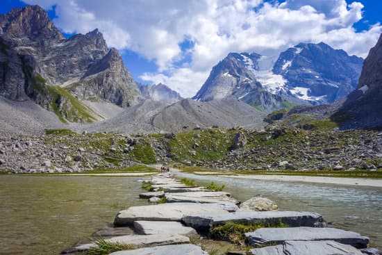 canva cow lake lac des vaches in vanoise national park france MAEPwH9mTvA