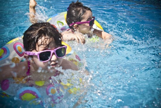 canva cute kids swimming in the pool MADQ4t3LyMI