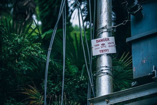 canva danger zone 1000 volts MAC4mSfXvtE