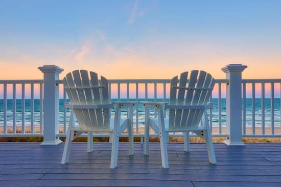 canva enjoy the view of the ocean from a chair while on vacation MADesd7IGKc