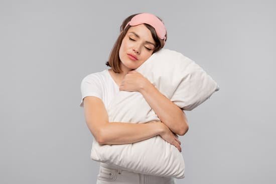 canva female embracing pillow MADimcSOtow