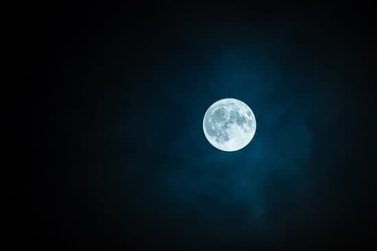 canva full moon view MADQ43 v OY