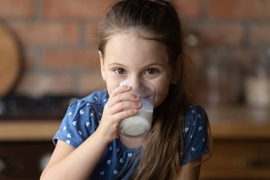 canva girl drinking glass of milk MAEMQDYJnlk