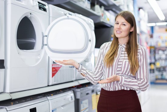 canva girl offering clothes washer MADIyTPZb8Y