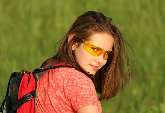 canva girl wearing a backpack and an orange sunglasses MADQ4gHp1gs