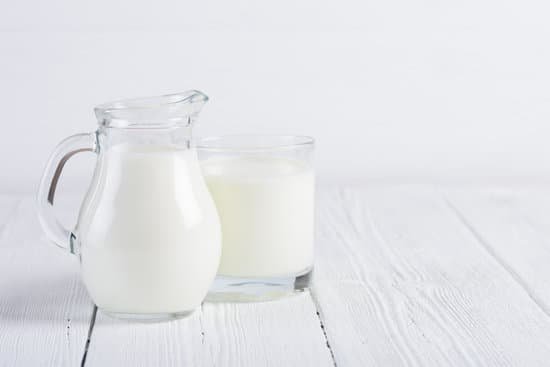canva glass of milk with small jug of milk MADaslZQnSU
