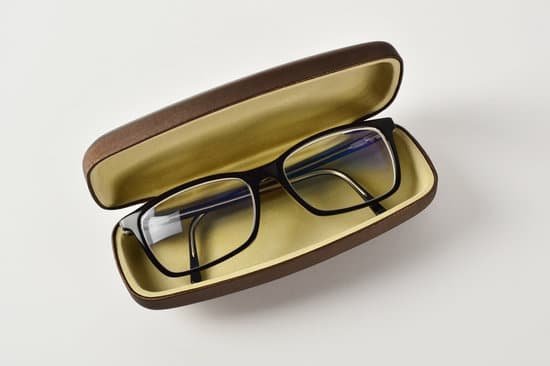 canva glasses in glasses case MAEEOIS7tDQ