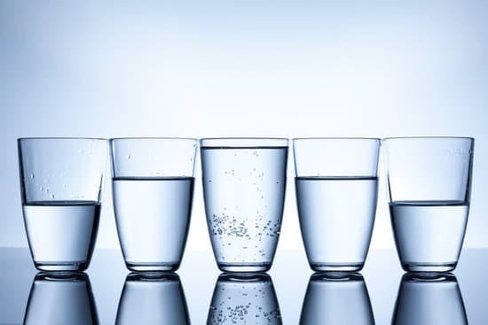 canva glasses with water MADeru69bWM