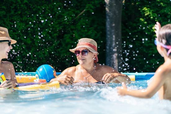 canva happy family in the pool at home MAEMufalV9U