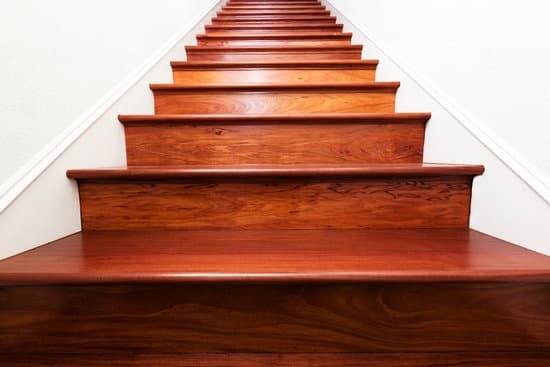 canva hardwood stairs MAEEfioRndw