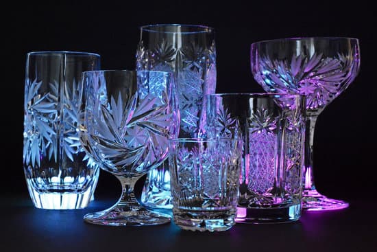 canva illuminated crystal glasses MADQ4hrf2S4