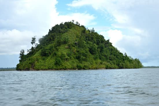 canva island MADAiR1szOs