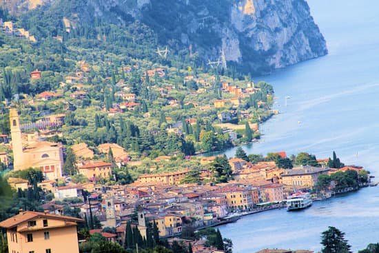 canva lake MADB988A898