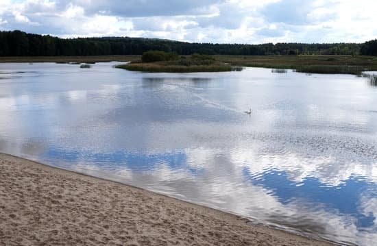 canva lake MADE41ZE8Dw