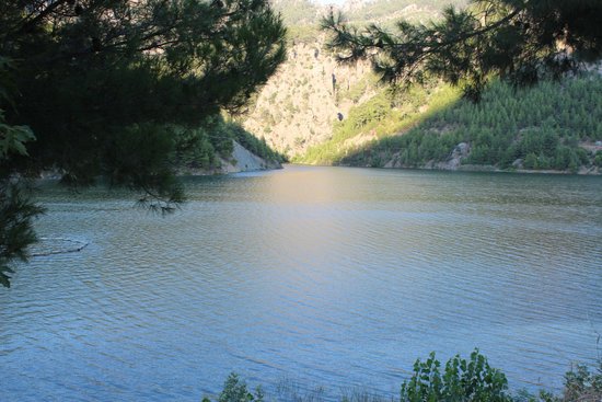 canva lake MADFdMfcX1g