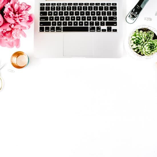 canva laptop on white MACdakEY mM