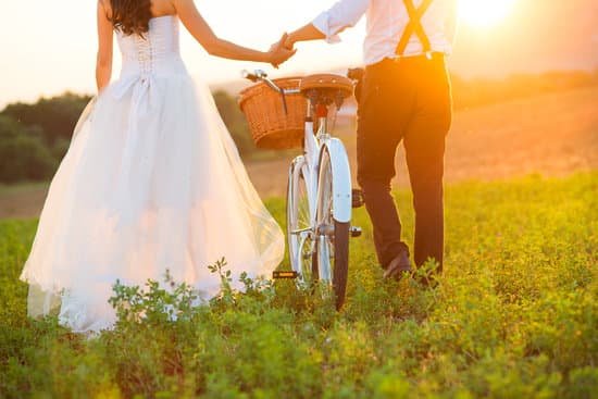 canva married couple in field MABOelU Crg