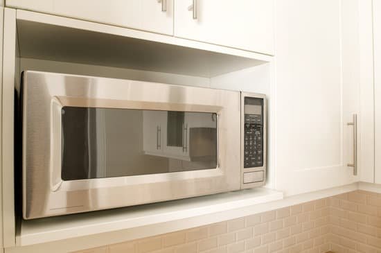 canva microwave in kitchen MAC8NthmgBI