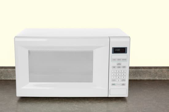 canva microwave on kitchen counter MAEEuWCdsAM