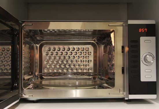canva microwave oven MAC 7dqeo