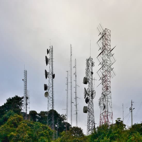 canva microwave towers MAEE4dOJ64M