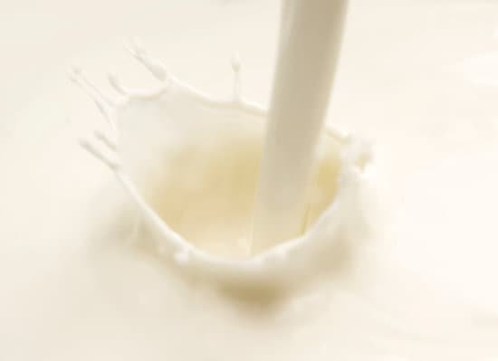 canva milk MAC 6s01YUQ