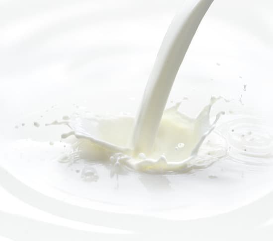 canva milk pouring MAC0ij61CzY