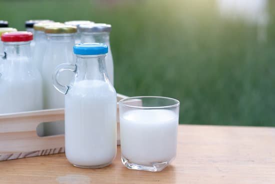 canva milkmilk bottlemilk glass MADXfQYhoBk