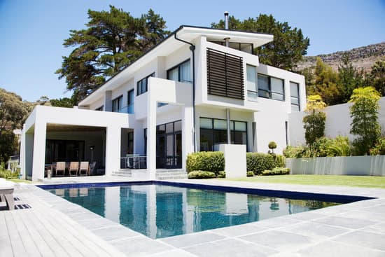 canva modern home with swimming pool MADaqZaH91k